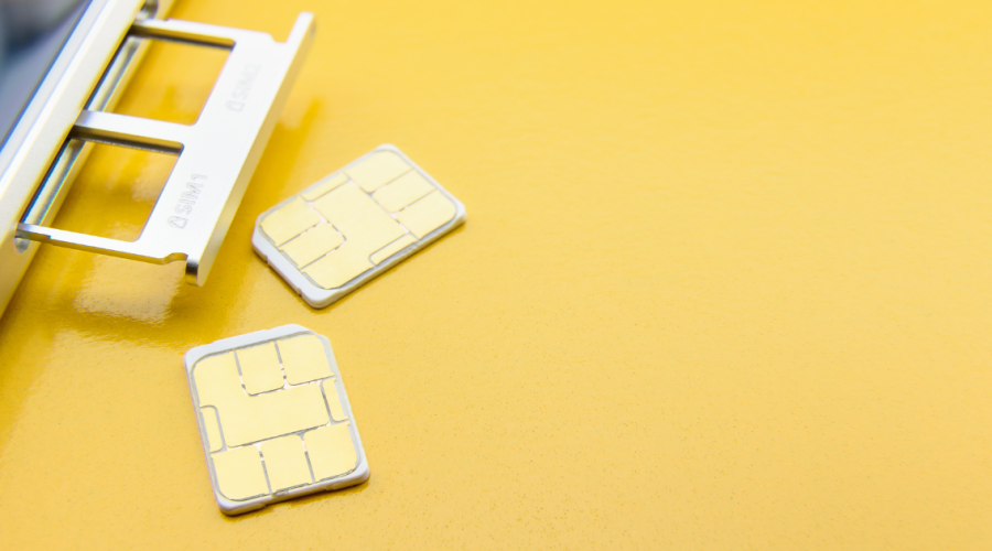 1台のスマホで「仕事用」と「プライベート用」を使い分けられるデュアルSIMは、ビジネスパーソンにとって非常に便利な機能です。