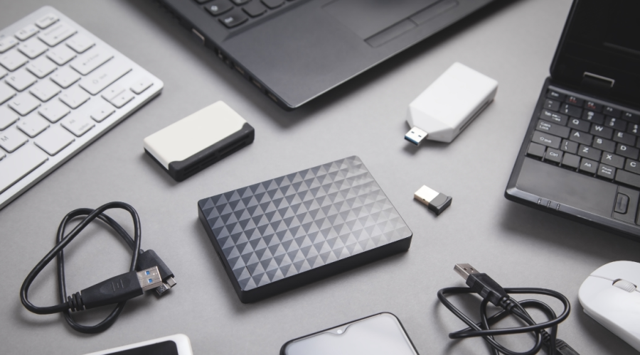 中古スマホの最大の不安であるバッテリー問題を解決。NewsedTechのバッテリー品質、劣化の仕組み、長持ちさせるコツまで初心者にもわかりやすく解説。